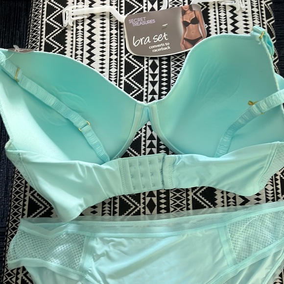 38DDD secret Treasures bra set ( top and bottom ) aqua cloud geo mesh - Picture 4 of 7
